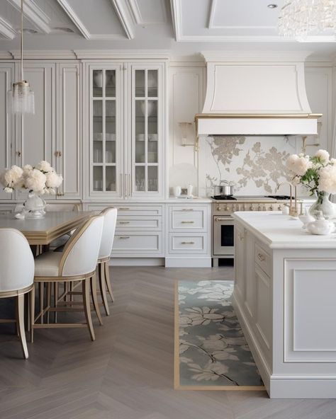 Luxury Kitchen Hood Design, Elegant Coastal Kitchen, Luxury Master Bedrooms Decor Classy, French Dining Room Ideas, French Villa Interior, Traditional Kitchen Island, Aesthetic Interior Design, Dream Kitchens Design, تصميم للمنزل العصري