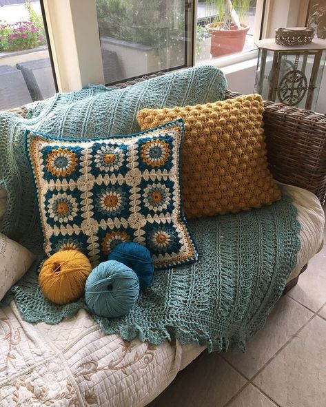 Crocheted Pillows, Crochet Cushion Covers, Crochet Blanket Border, Modern Haken, Crochet Cushion Pattern, Cushion Cover Pattern, Crochet Cushion, Crochet Pillow Cover, Crochet Cushion Cover