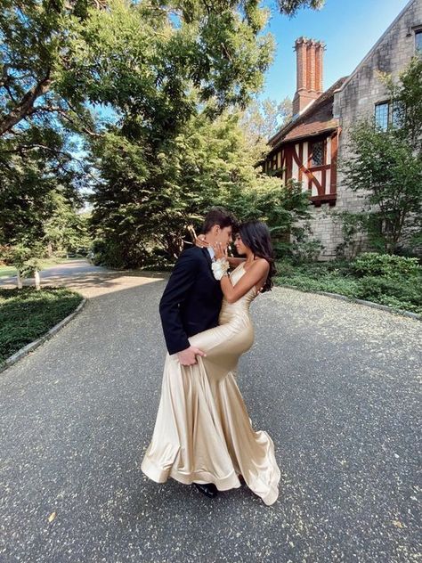 Black prom dress couple