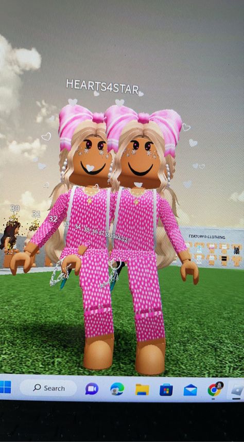 Summer Nails Preppy, Outfits For School Preppy, Bff Profile, Back To School Outfits Preppy, Roblox Bff Profile Pictures, Preppy Outfit Aesthetic, Preppy Summer Nails, School Outfits Preppy, Preppy Outfit Ideas For School