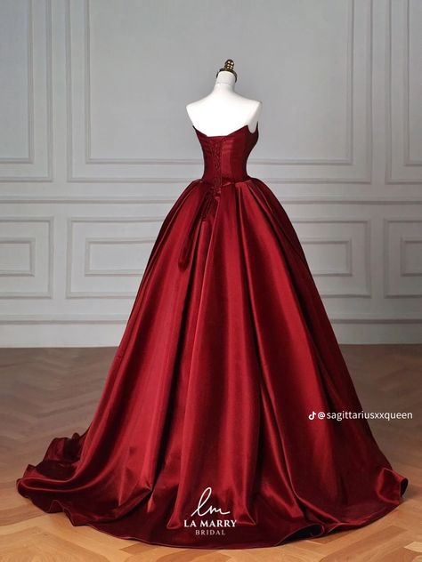 Ball Gown Aesthetic, Red Princess Dress, Gown Aesthetic, Debut Gowns, Matric Dance Dresses, Dream Prom Dress, Red Princess, Red Wedding Dresses, Elegant Dresses Classy