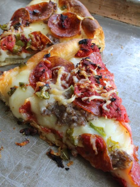 Numero Uno Pizza Dough Recipe, Pizza Calzones, Pizza Lasagna, Deep Dish Pizza Recipe, Chicago Deep Dish Pizza, Calzone Pizza, Chicago Style Pizza, Naan Pizza, Fingerfood Party