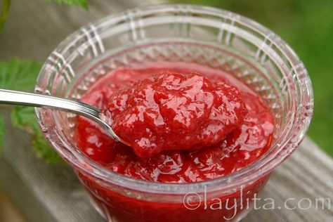 Strawberry rhubarb sauce or compote Strawberry Rhubarb Sauce, Rhubarb Sauce, Rhubarb Compote, Rhubarb Desserts, Strawberry Sauce, Rhubarb Recipes, Fruit Breakfast, Strawberry Rhubarb, Sweet Sauce