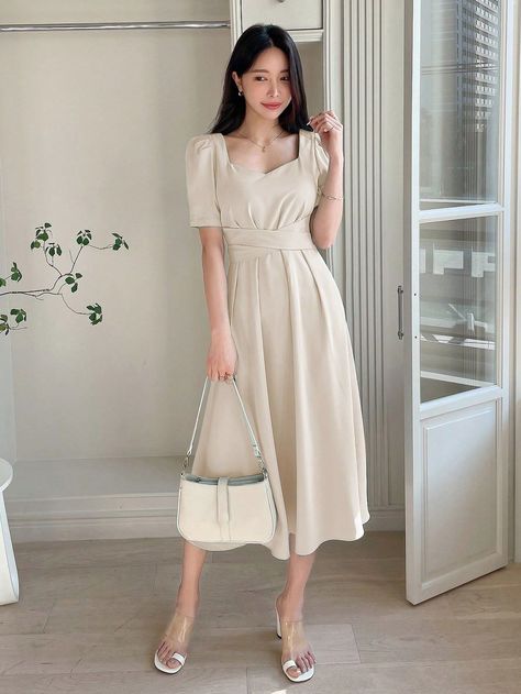 Seoul Wedding, Casual Work Outfit, Dress Aesthetic, Beige Dresses, Smocked Dress, Wedding Outfits, Necklines For Dresses, Mode Inspo, Christmas Illustration