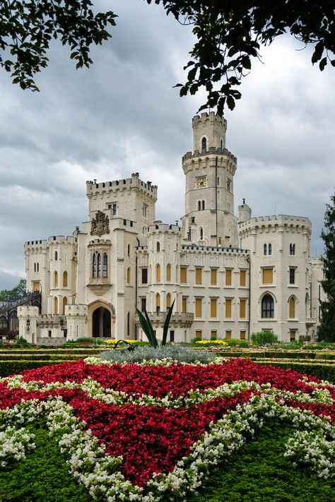 Mansion Castle, Exploring Abandoned Places, Arquitectura Wallpaper, American Castles, Real Castles, Modern Castle, Awesome Houses, Castle Germany, German Architecture