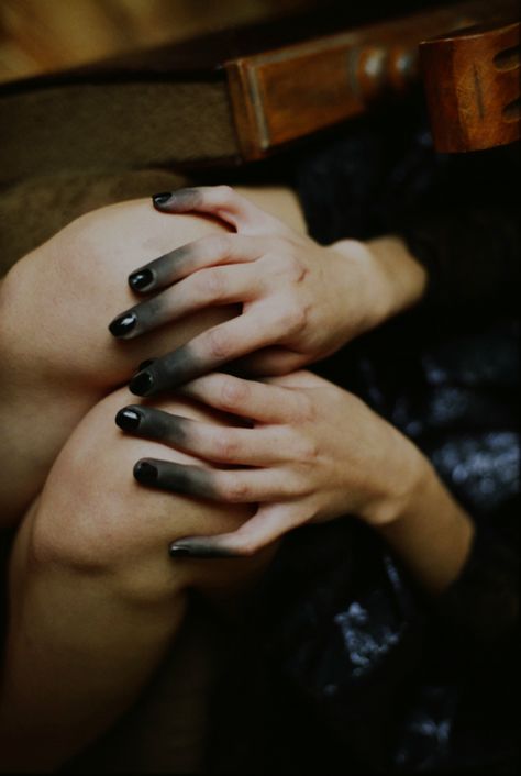 Black Fingers, Halloween Zombie, Incubus, Cool Ideas, Story Inspiration, Coven, Mode Inspiration, Writing Inspiration, Halloween Nails