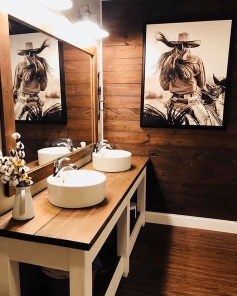 Western Bathroom Ideas-You Will Love and That are Affordable - Everything Country Living Western Bathrooms, Western Bathroom Decor, Western Bathroom, Western Farmhouse, Ranch House Decor, Western Bedroom Decor, Aesthetic Interior Design, Western Rooms, Western Kitchen