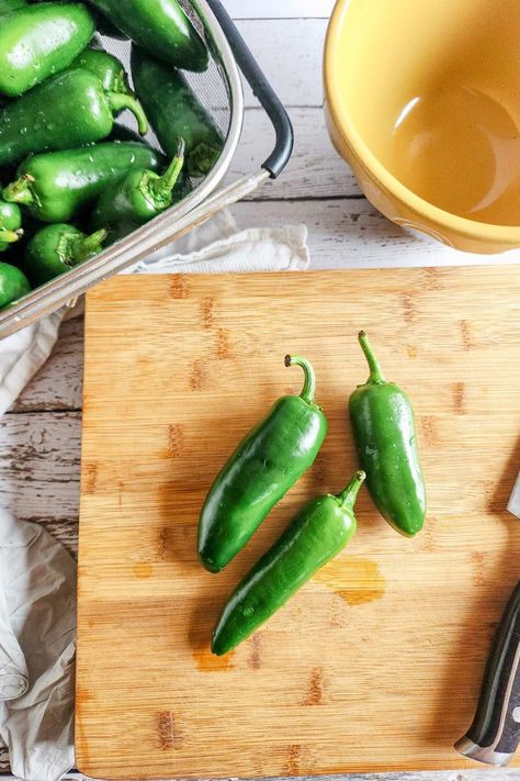 Whether you have a pile of fresh jalapeños from the garden or the farmers market, freezing is a great way to preserve those peppers for later. Learn how to freeze jalapeno peppers and other types of hot peppers to use any time you need them! Freezing Jalapeno Peppers, Freeze Jalapeno Peppers, Dehydrated Jalapenos, Canned Jalapenos, Homemade Taco Seasoning Mix, Spiced Vegetables, Red Jalapeno, Freezing Food, Jalapeno Peppers