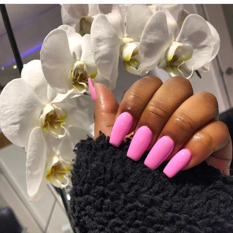 Pinky Promise #644 💗 .⁣ .⁣ .⁣⁣⁣⁣⁣ Photo Credit 📸 @_beautynaillounge .⁣⁣ .⁣⁣⁣ .⁣⁣⁣ #dndgel #dndgelcolors #dndgelpolish #dndnails… Nice Hair, Pinky Promise, Beauty Nails, Photo Credit, Nail Ideas, Hair And Nails, Gel Nails, Cool Hairstyles, Nail Polish