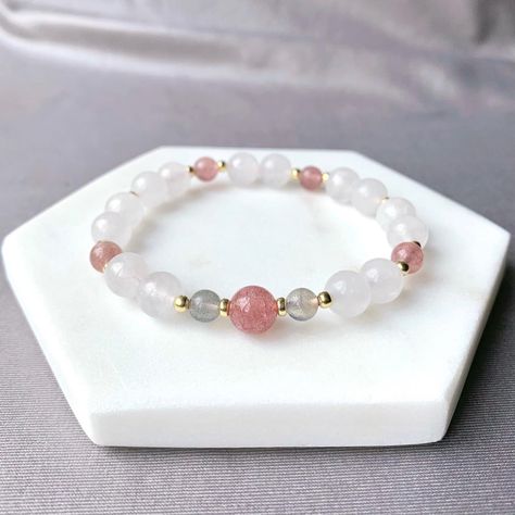 𝕃𝕠𝕧𝕖 𝕚𝕤 𝕚𝕟 𝕥𝕙𝕖 𝕒𝕚𝕣 🌬 Strawberry Quartz x White Chalcedony Silver Bracelet❤️🤍 Shop us @jaiyenuk or DM for more details💌 #crystalhealing #crystalbracelets #crystalbracelet #crystaljewelry #crystaljewellery #gemstonejewelry #gemstonejewellery #positivity #strawberryquartz #rosequartz #rosequartzcrystal #rosequartzjewelry #energyhealing #energybracelet #friendshipbracelets #friendshipbracelet #giftideas #protectionbracelets #meditationpractice Using Crystals, Intention Bracelets, Personal Energy, Labradorite Bracelet, Energy Bracelets, Bracelet Crystal, Gold Bead Bracelets, Bracelet Blue, Strawberry Quartz