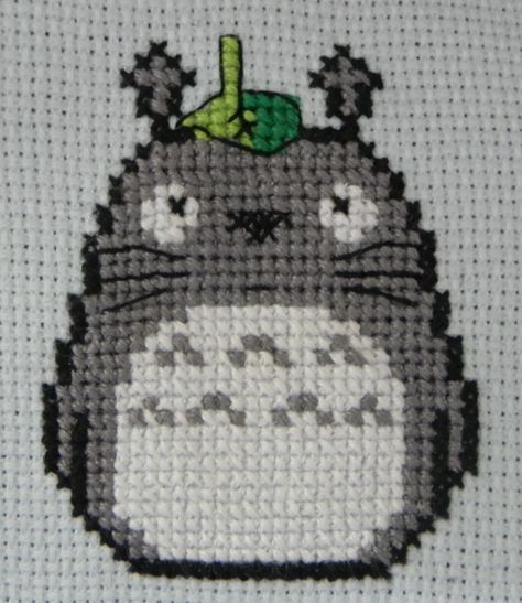 Totoro Cross Stitch, Geek Cross Stitch, Kawaii Cross Stitch, Funny Cross Stitch, Art Perle, Subversive Cross Stitch, Mini Cross Stitch, Pixel Pattern, Cross Stitch Funny