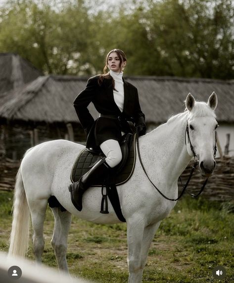 Ralph Lauren Horse, Horse Event, Horse Photoshoot Ideas, Noblesse Oblige, Horse Photoshoot, Eventing Horses, Horse Riding Clothes, Riding Outfit, Horse Photography