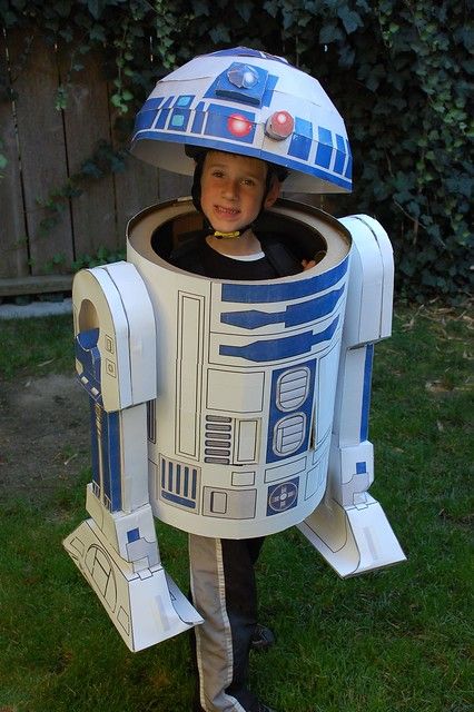 David as R2-D2 | Ken Sheppardson | Flickr R2d2 Costume, Star Wars Theme Birthday, Disfraz Star Wars, Horse Halloween Costumes, Robot Costume, Lego Costume, Robot Costumes, Star Wars Halloween, Star Wars Diy