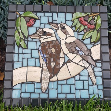 Mosaic Rocks, Mosaic Stepping Stones, Mosaic Birds, Mosaic Art Projects, Mosaic Pictures, Cowl Knitting Pattern, Mosaic Artwork, Mosaic Projects, Fun Diy Crafts