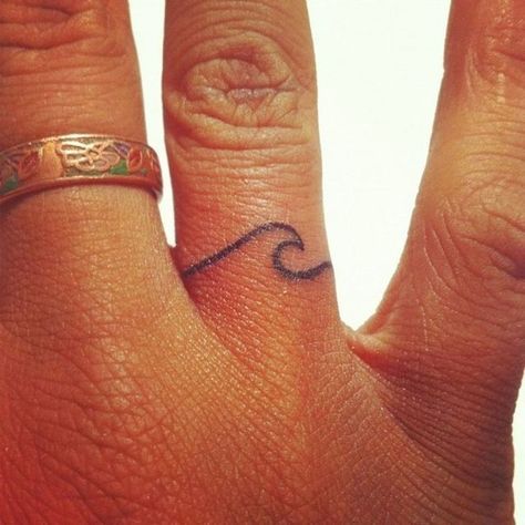 Wave Ring Tattoo, Wave Finger Tattoo, Ocean Wave Tattoos, Wave Tattoos, Simple Wave Tattoo, Finger Tattoo Ideas, Simple Line Tattoo, Small Cross Tattoos, Ring Tattoo Designs