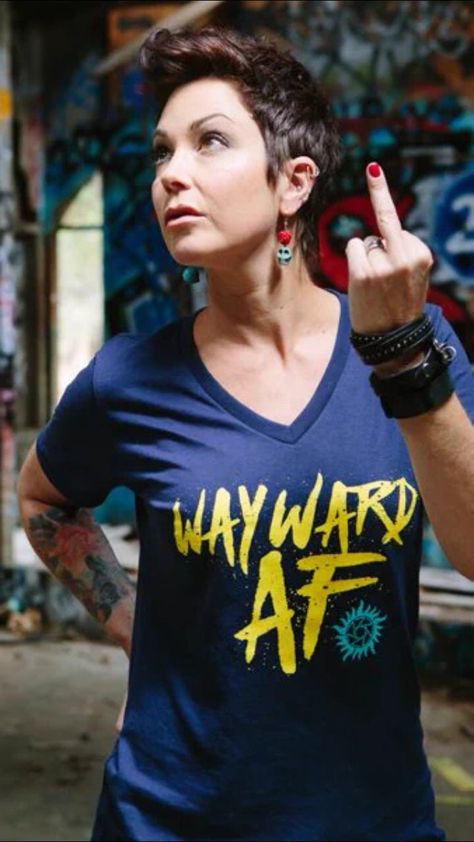 Kim Rhodes Flipping Off The Camera, Wayward Daughters, Kim Rhodes, Flipping Off, Supernatural Fans, Supernatural Funny, Supernatural Cast, Fancy Hairstyles, Supernatural Fandom