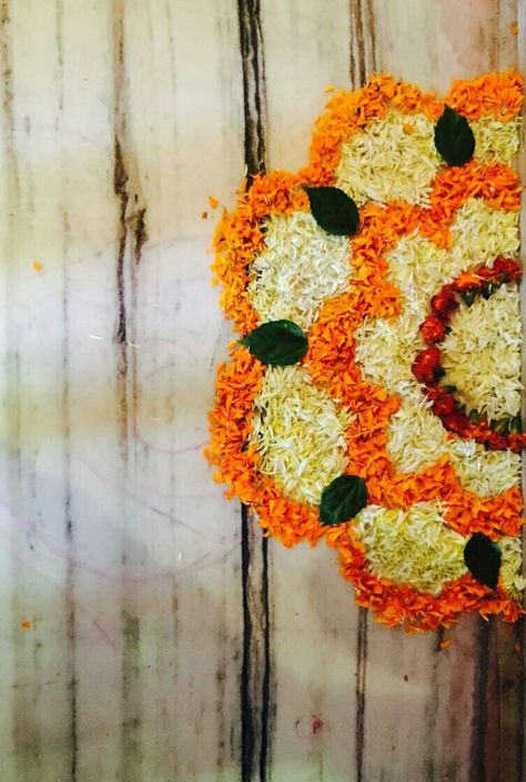 Flower Decoration For Deepavali, Floral Rangoli Designs Flower Diwali, Satyanarayana Pooja Rangoli, Onapookalam Designs, Flower Rangoli Designs Ideas Beautiful, Pookalam Ideas, Onam Flower Decoration, Entrance Flower Decoration, Rangoli Designs Flower Simple