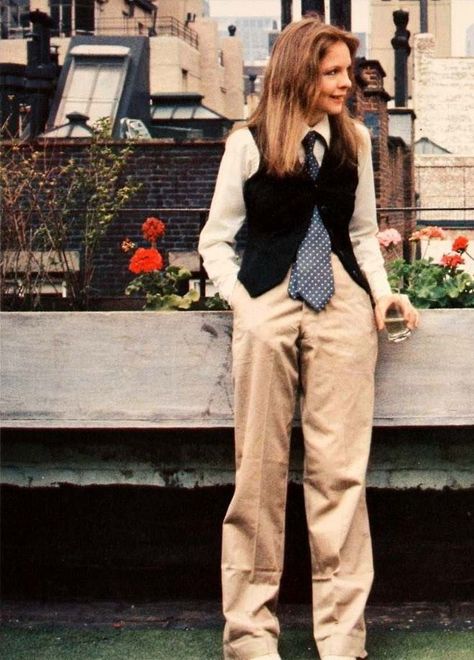 Annie Hall Style, Annie Hall, Tie Women, Estilo Hippie, Diane Keaton, Mode Inspo, Mode Vintage, 70s Fashion, Outfits Casuales