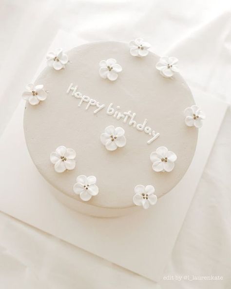 Small Birthday Cakes, Korean Cake, Elegant Birthday Cakes, Simple Cake Designs, Mini Cakes Birthday, Creative Birthday Cakes, Simple Birthday Cake, Pretty Birthday Cakes, Deilig Mat