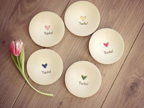 Hand Painted Wedding Gifts, Love Pottery, Magic Circles, Clay Christmas Decorations, Ceramic Ring Dish, Wedding Gift Set, Air Dry Clay Projects, Hand Painted Wedding, Pottery Plate