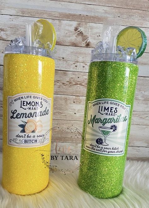 Lemonade Tumbler Ideas, 30 Oz Tumbler Ideas, Spring Tumbler Ideas, Thermos Ideas, Painting Jars, Lemonade Tumbler, Beach Tumblers, Painted Tumblers, Starbucks Coffee Tumbler