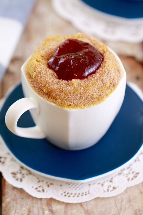 Jelly Donut in a Mug (MugNut) : Move over Cronut, step aside Duffin, there's a new nut in town: a Mugnut to be exact, or a Jelly Donut made in a mug. And it’s INCREDIBLE! Pizza In A Mug, Microwave Mug Recipes, Jelly Donut, Bigger Bolder Baking, Mug Cake Microwave, Mug Cakes, Cronut, Mug Recipes, Microwave Cooking