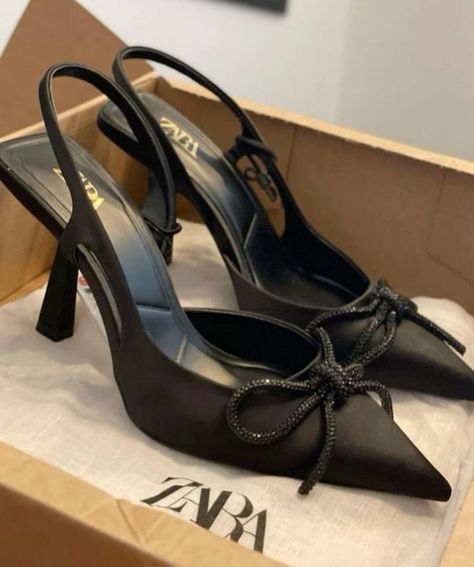 Black Block Heel Shoes, Elegant Shoes Heels, Hak Tinggi, Trendy Heels, Fashion Shoes Heels, Shoes Heels Classy, Cute Shoes Heels, Zara Heels, Shoes Outfit Fashion