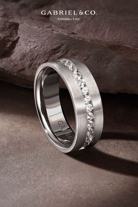 Unique engagement rings for men