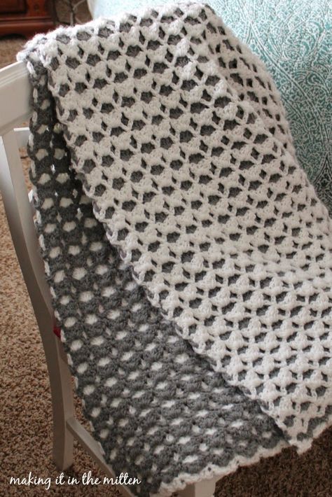 Making It In The Mitten: Crocheted Double-Sided Shell Blanket Pattern Crochet Knit Blanket, Crocheted Blanket, The Mitten, Crochet Afgans, Crochet Blanket Afghan, Manta Crochet, Crochet Patterns Free Blanket, Haken Baby, Crochet Throw