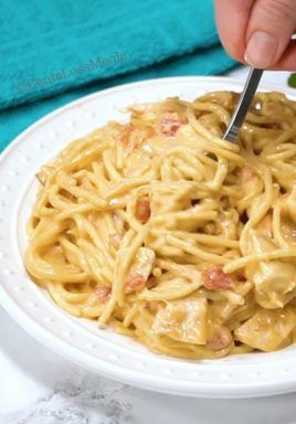 Chicken Spaghetti Velveeta, Chicken Spaghetti Recipe Crockpot, Easy Chicken Spaghetti Recipe, Spaghetti With Chicken, Rotel Chicken Spaghetti, Easy Chicken Spaghetti, Crockpot Chicken Spaghetti, Dinner Italian, Spaghetti Recipes Easy