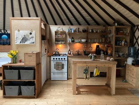 Yurt Interior, Yurt Home, Yurt Living, Tent Living, Dome House, Home Decor Style, Tiny House Movement, Tiny House Cabin, Round House