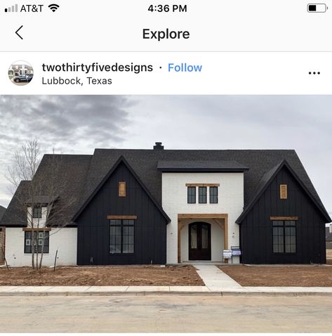 Black Steel House Exterior, Black Hardy Board Exterior, Black And Cedar House Exterior, Black Farmhouse Exterior, Gray Home Exterior, Exterior Home Color Schemes, Vinyl Siding House, Black Homes, Ranch House Exterior