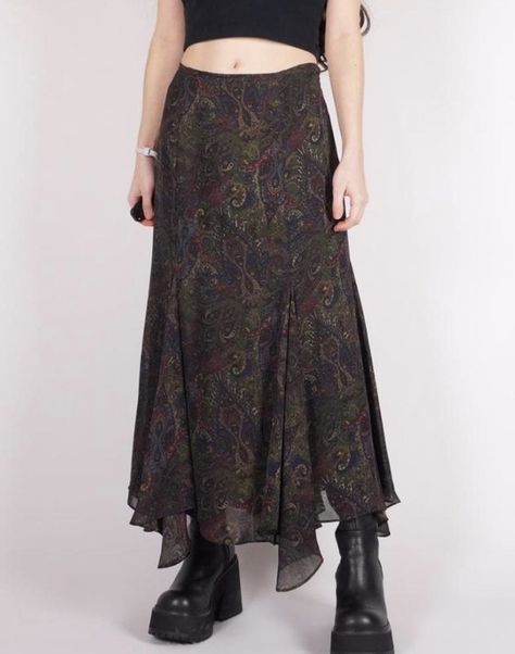 Fairy Maxi Skirt Outfit, Maxi Skirt Fairy Grunge, Whimsy Goth Skirt, Alt Maxi Skirt Outfit, Grunge Long Skirt, Grunge Skirts, Whimsigoth Skirt, Goth Skirt, Grunge Skirt