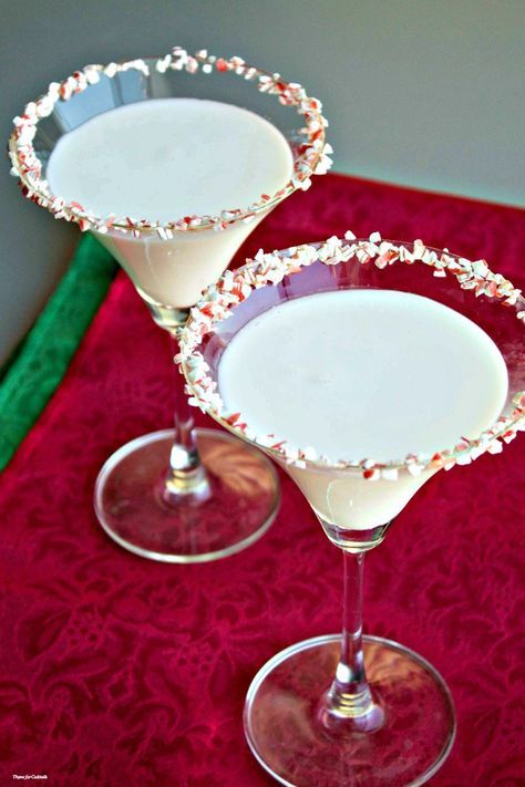 White Chocolate Peppermint Mocktini-4 Pink Senoritas, Holiday Drinks Alcohol Christmas, Christmas Drinks Nonalcoholic, Holiday Drinks Christmas, Holiday Mocktail, Peppermint Cupcakes, Holiday Drinks Alcohol, Christmas Drinks Alcohol, White Chocolate Peppermint