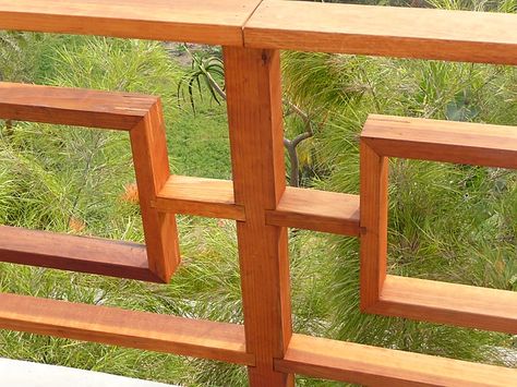 Asian Railings Metal Patio Cover, Mid Century Modern Deck, Mid Century Modern Fence, Fence Trellis, Pergola Deck, Mid Century Outdoor, Indoor Railing, Curved Railing, Deck Fence