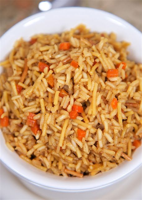 Homemade Beef Rice-A-Roni - never use the boxed stuff again! This looked and tasted just like the real thing! I had to tell my husband that I made the rice from scratch - not a box. Rice, pasta, beef broth, beef bouillon, onion powder, Worcestershire, soy sauce, garlic powder, pepper and chopped carrots. Seriously delicious! We make this all the time - SO much better than the box. Homemade Beef Rice A Roni, Rice With Beef Broth, Beef Rice A Roni, Homemade Rice A Roni, Beef Bake, Rice Casseroles, Pasta Beef, Rice Sides, Homemade Dry Mixes