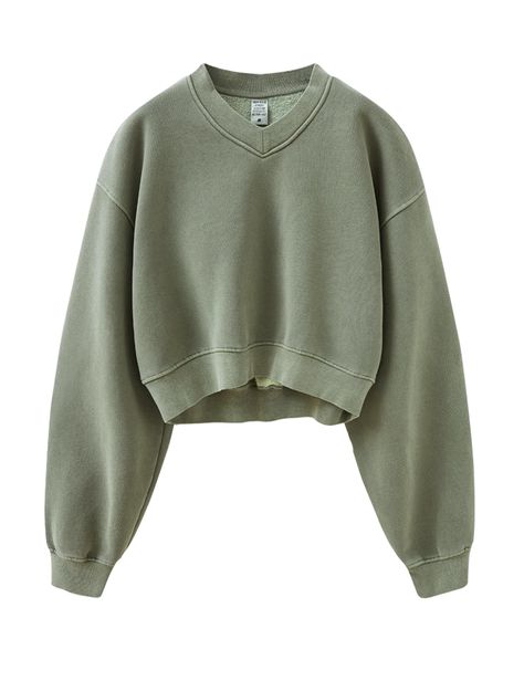 PRICES MAY VARY. Cotton-blend Imported Women Solid Basic Fleece Letter Loose Sweatshirt Long Sleeve Drop Shoulder Pullovers Top Pull On closure Machine Wash [MATERIAL]: Cotton blend, cozy and breathable, soft and comfortable fabric. Premium fleece lined provides you warm dressing experience. [FEATURES]: Cropped sweatshirts for women, long sleeve crop sweatshirt, fleece sweatshirt crop top, fleece crop jumper, drop shoulder pullover tops, solid basic loose fit sweatshirts, cute v neckline pullove Cropped Quarter Zip, Athletic Hoodie, Beauty Shopping, Crop Pullover, Women Sweatshirt, Vintage Crop Tops, Crop Top Sweatshirt, Workout Crop Top, Sweatshirt For Women