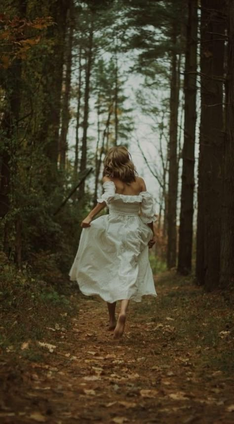 Boho Self Portrait, Photography Poses In Forest, Photoshoot Ideas Outdoor Nature, Earthy Boho Photoshoot, Dress In Forest Photoshoot, Portraits In Forest, Orchard Senior Pictures, Woodland Portrait Photography, Cottagecore Photoshoot Aesthetic