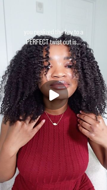 Brittany Rose on Instagram: "DETAILS BELOW👇🏾 👇🏾👇🏾  -Using Hydrating/Defining Products This is super important because hydrated and defined hair make your twist out look so much juicier and increases the definition that you end up getting. I used the leave in conditioner and twisting cream from @tphbytaraji   -Thoroughly Detangled Hair This plays a big part in the level of frizz that you get. The more detangled your hair is when twisting the easier it is to take down your twists and significantly reduced frizz.  -Twisting tight and neat The method you used to twist also plays a big role in the outcome of your twist out. By twisting very tight and neat, without sharing any strands of hair, your twist outs are way more defined and the twist pattern lasts longer.  -Flat twisting the fron Brittany Rose, Strands Of Hair, 3b Hair, Twist Pattern, Braid Out, Flat Twist, Twist Outs, Twist Out, Hair Detangler