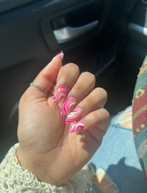 Valentines Day Nails Swirl, Pink And Black Swirl Nails, Neon Pink Swirl Nails, Pink Squiggle Nails, Pink Swirl Nails, Springtime Nails, Nails Swirl, Black Silver Nails, Dark Pink Nails