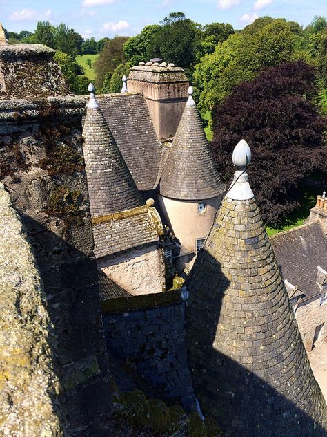 Castle Rooftop, Castle Fraser, Gnome Houses, Fraser Clan, Aberdeenshire Scotland, Pink Castle, Medieval Architecture, Stone Circle, Scottish Castles