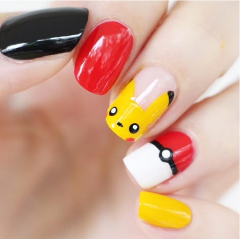 ‪#‎PokémonGo‬ Tip: Have the cutest nails in the game. Recreate this manicure with ‪#‎BarielleShades‬: -Jet -Vivid  -Lemondrops  -Enduring ‪#‎anime‬ ‪#‎nintendo‬ ‪#‎pikachu‬ ‪#‎shinypokemon‬ ‪#‎pokemonxy‬ ‪#‎pokemoncommunity‬ ‪#‎pokeball‬ ‪#‎gamer‬ ‪#‎Pokémon‬ ‪#‎PokémonManicure‬ ‪#‎PokémonNails‬ (: Je suis vernie  ) Pokemon Nail Art, Pikachu Nails, Birthday Nail Art, Sns Nails Colors, Nail Art For Kids, Pokémon Party, Yellow Nails Design, Nagellack Trends, Anime Nails