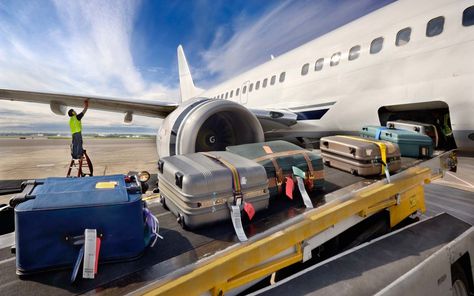 Never Pay Extra Again:  6 Ways to Avoid Paying Checked Baggage Fees (Save $60 or More Round-Trip) Best Travel Luggage, Hard Suitcase, Tas Laptop, Excess Baggage, Lost Luggage, Checked Baggage, Best Luggage, Best Carry On Luggage, Hand Luggage