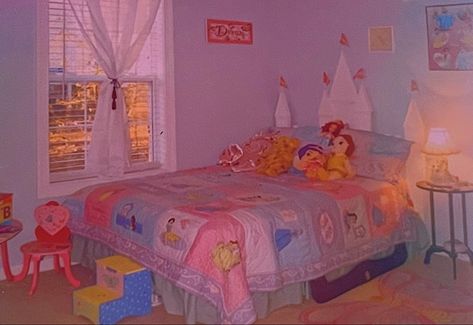 My childhood room💕 #coconutgirl #disney #princess #yk2 #2004 Bedroom 2000s, My Little Pony Bedroom, 2000s Bedroom, Girls Princess Room, Disney Princess Room, Princess Room Decor, Disney Bedrooms, Daughter Bedroom, Toddler Girl Room