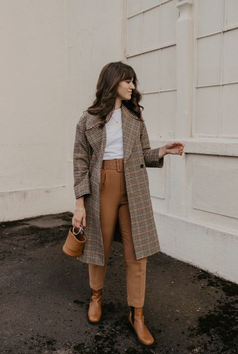 My Go To Color to Wear for Fall Museum Outfit, Winter Mode, Plaid Coat, Looks Style, Winter Looks, Fall Winter Outfits, Look Chic, Fall Outfit, Outfits Casuales