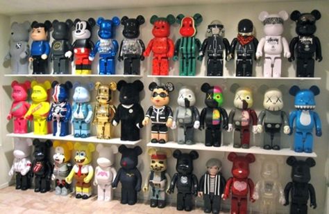 Be@rbrick collection... (not mine!) Bearbrick Collection, Hiphop Girl, Punk Scene, Bottle Service, Vinyl Toys, Italian Artist, Designer Toys, Top Collection, Online Magazine