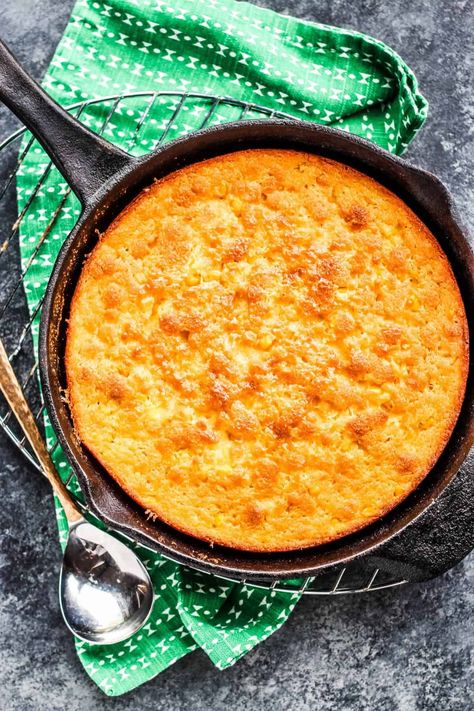 This Sweet Corn Spoon Bread is made with Jiffy muffin mix! It's a rich, luscious corn bread recipe perfect for the holidays or every day! Sweet Corn Spoon Bread, Thanksgiving Potluck Recipes, Corn Spoon Bread, Corn Muffin, Spoon Bread, Jiffy Corn Muffin Mix, Tamale Pie, Corn Muffin Mix, Corn Casserole