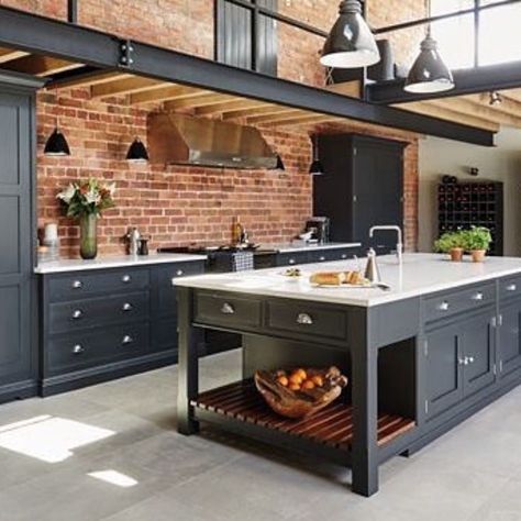 commercial kitchen Kitchen With Brick, Converted Barn Homes, Industrial Style Kitchen, Kabinet Dapur, 카페 인테리어 디자인, Brick Walls, Shaker Kitchen, Grey Kitchens, Kitchen Diner