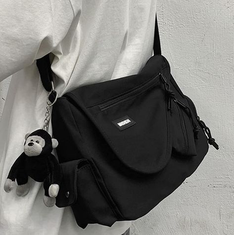 Sac Aesthetic, Crossbody Bag Aesthetic, Aesthetic Handbags, Korean Bags, Messenger Bags For School, School Purse, Tomboy Fits, Korean Bag, Side Bags For Women