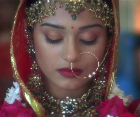 angel-cine: “Vivah (2006) ” Bridal Nath, Manpreet Kaur, Punjabi Girl, Amrita Rao, 90s Bollywood Aesthetic, Western Style Dresses, Bollywood Bridal, Desi Bride, Red Homecoming Dresses